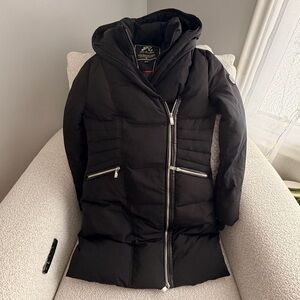 Women's Black Hooded Puffer Coat